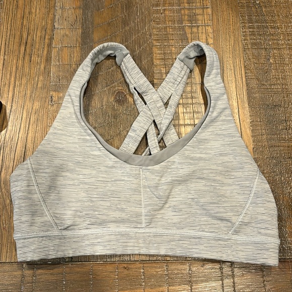 Lululemon Sports Bra - Picture 1 of 3